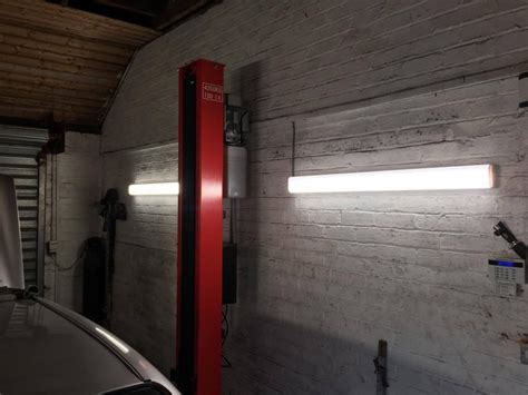 wall lighting in a garage